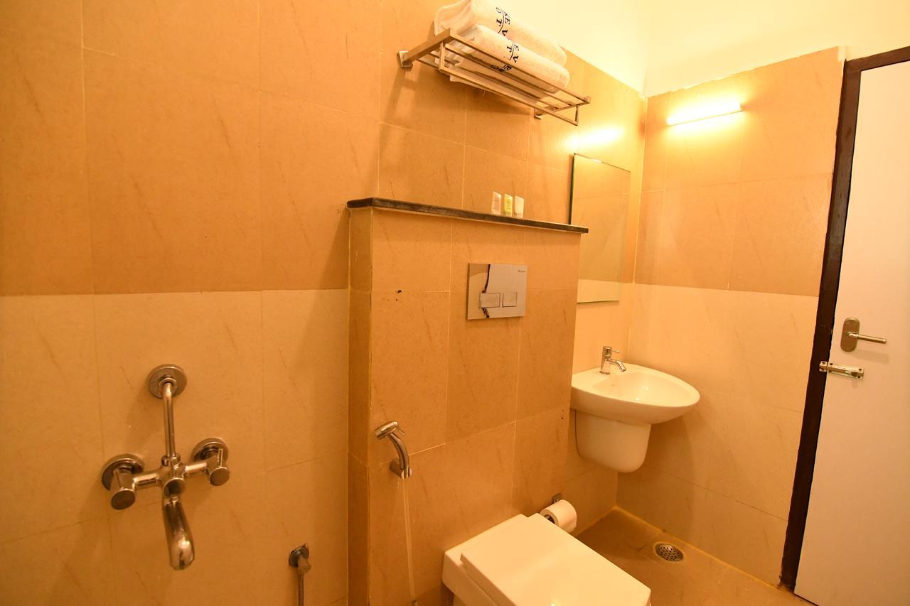 Lake View Hotel Madurai Exterior foto