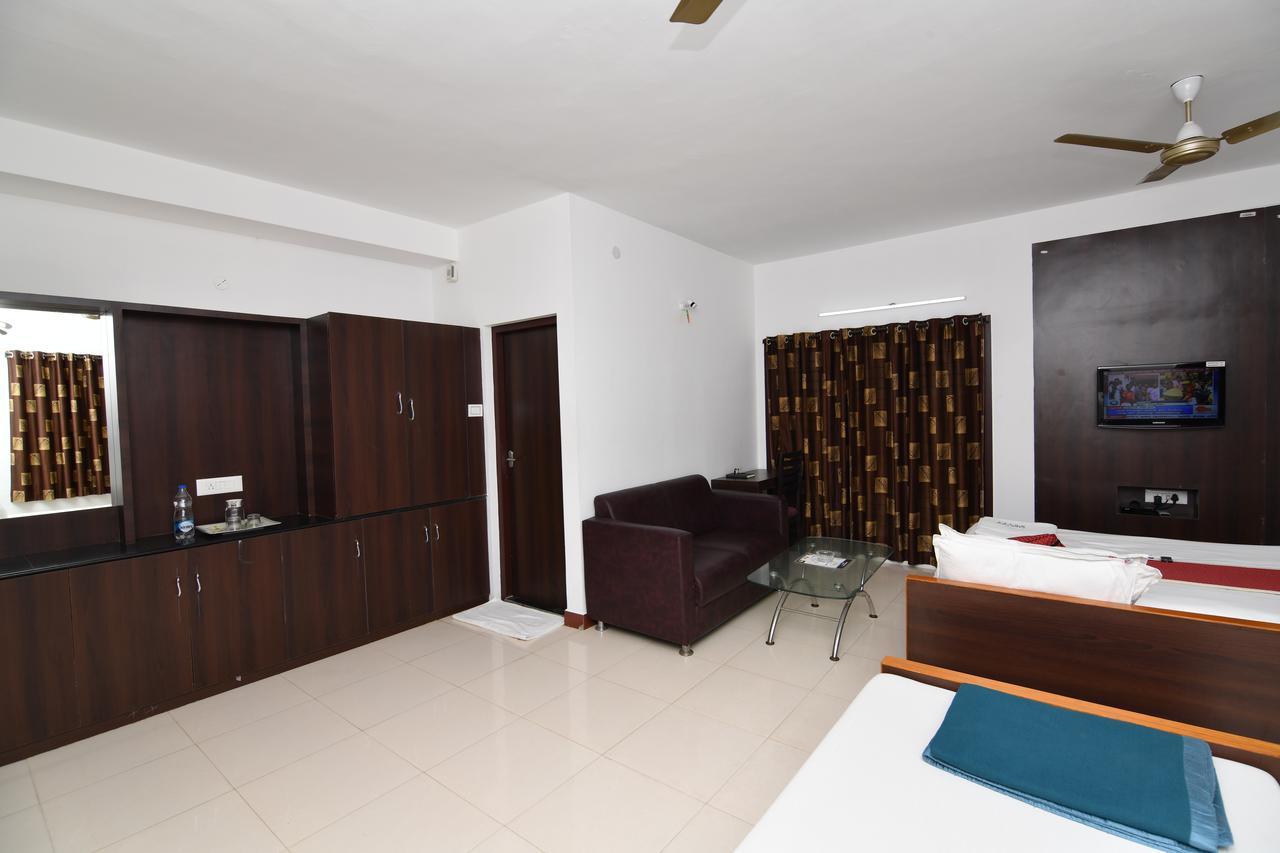 Lake View Hotel Madurai Exterior foto