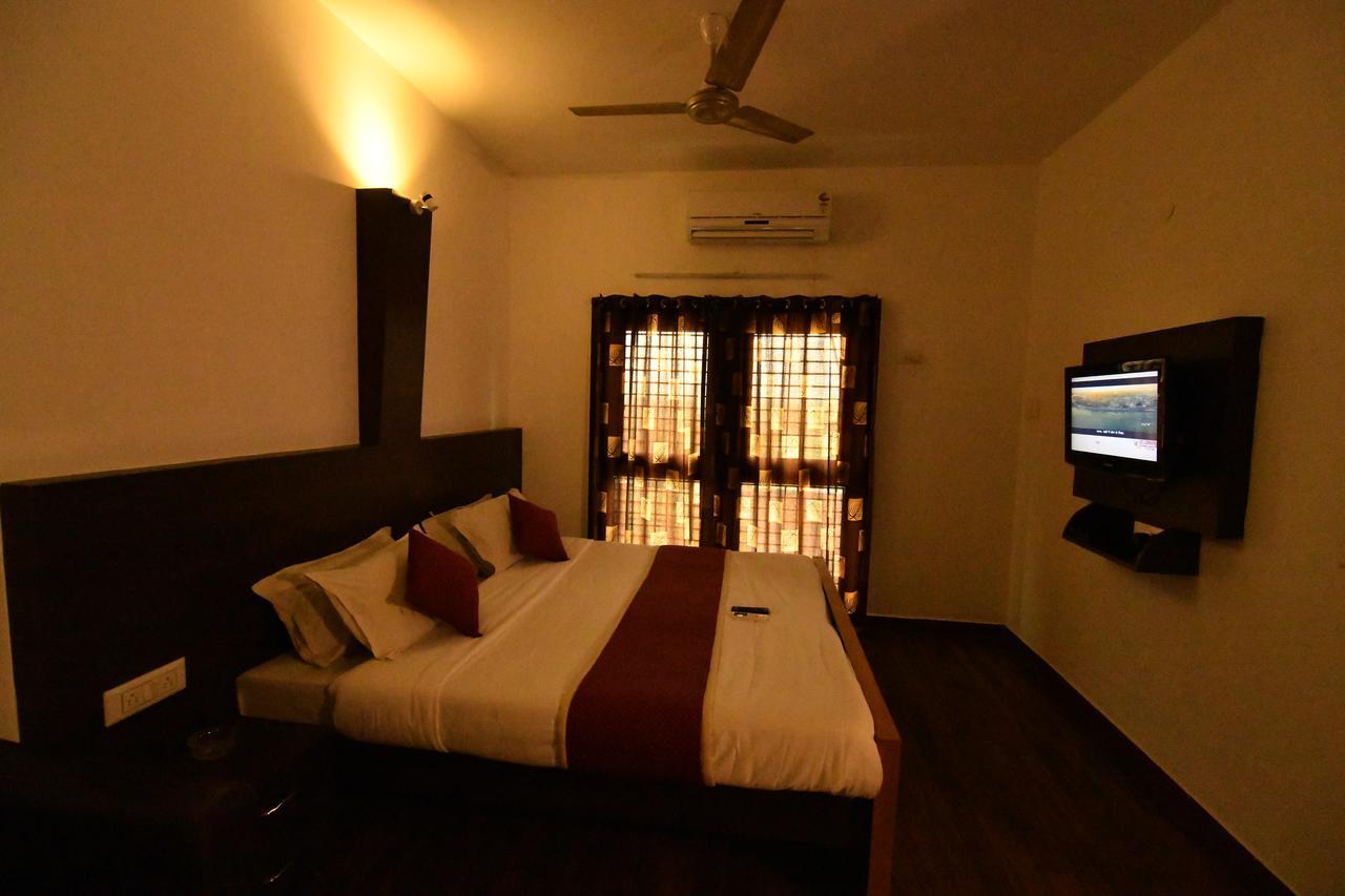 Lake View Hotel Madurai Exterior foto
