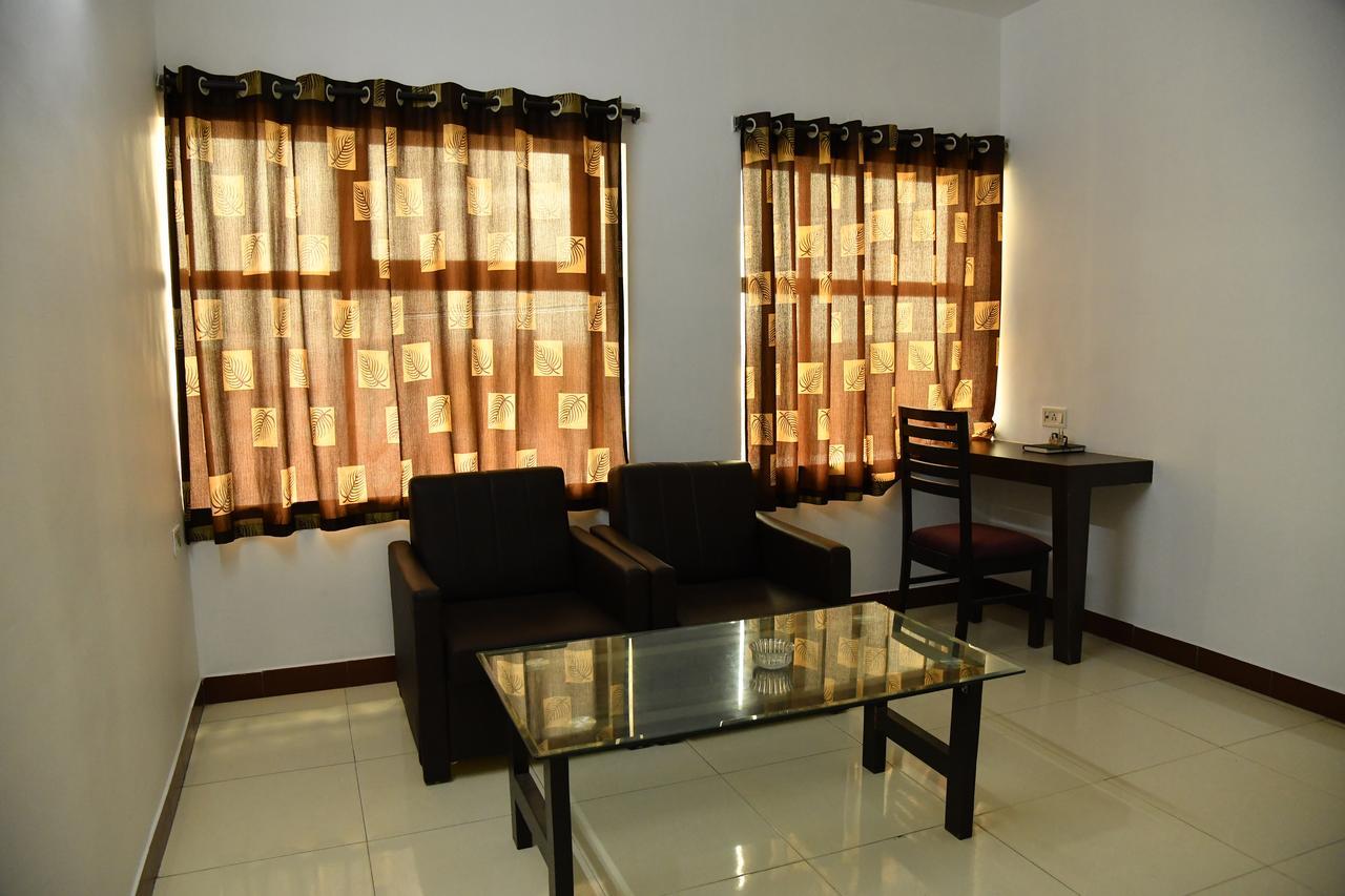 Lake View Hotel Madurai Exterior foto