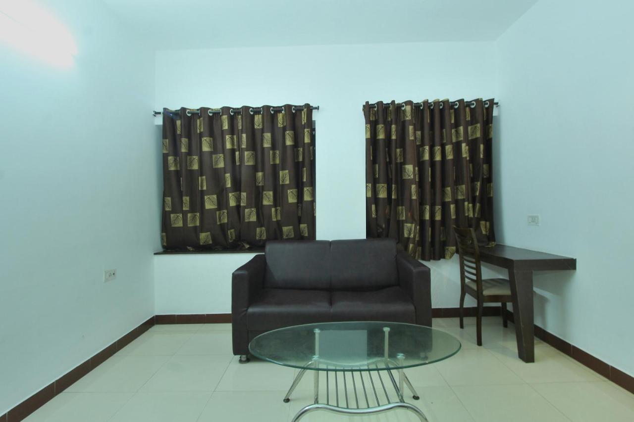 Lake View Hotel Madurai Exterior foto